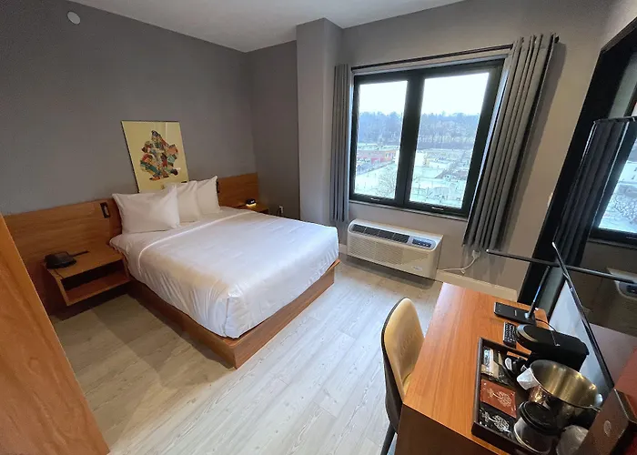Liberty View Brooklyn Hotel